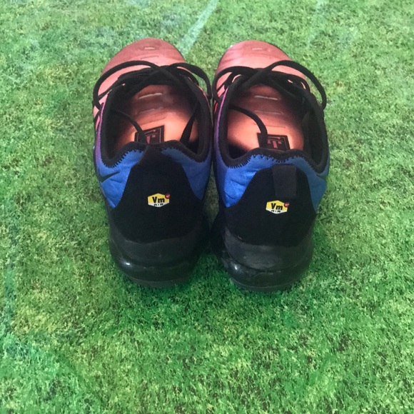Air vapormax plus sneakers size 7 men’s size - Picture 3 of 4